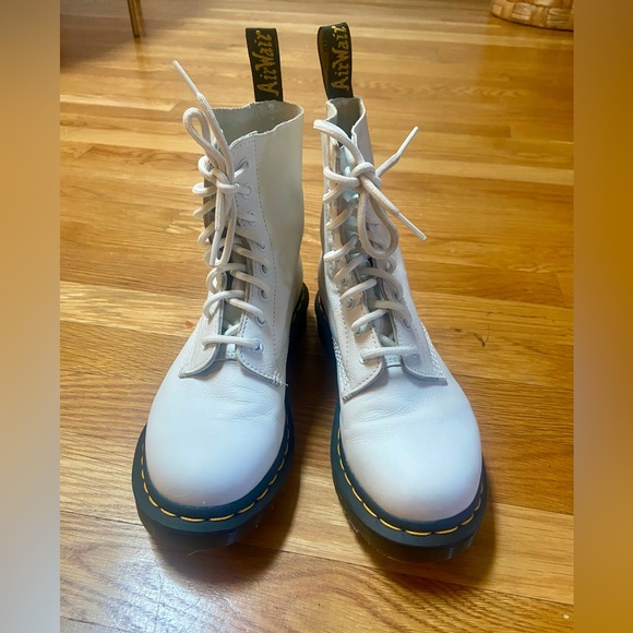 White leather Dr Martens size 7 - Picture 3 of 5